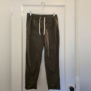 Vuori Olive Green Style  Cargo Pants with Everyday Comfort